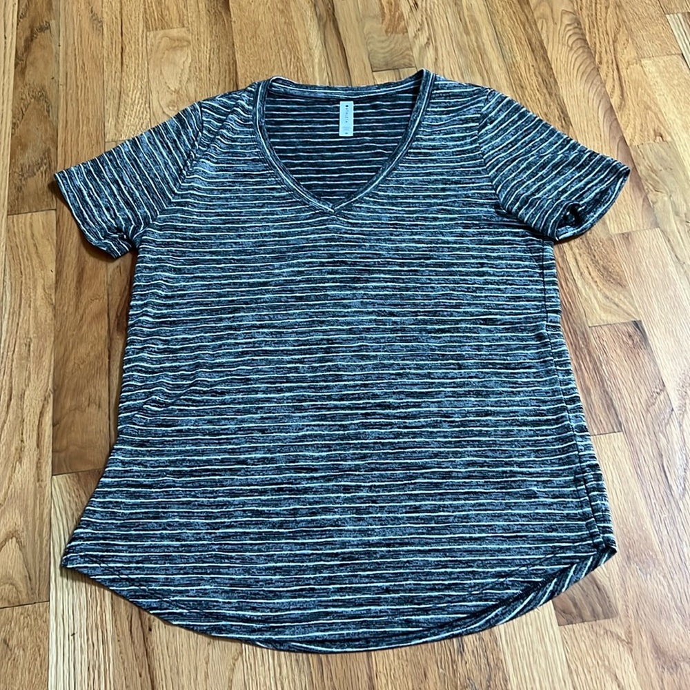 ATHLETA Athletic T-Shirt, Gray/White Stripe V-Neck, Size Medium